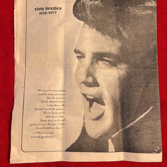 Vintage Elvis Newspaper Keepsake Charlotte August 19 . 1977 - Picture 2 of 9